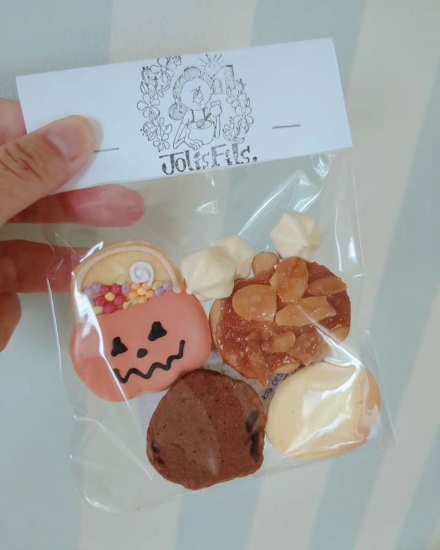 手に取っていただきやすいセットも🎃

#ハロウィン #ハロウィンクッキー
#ハロウィンアイシングクッキー 

ーーー
10月20日(日)
笑みっしょん
10:00-17:00
イオンモール扶桑 正面駐車場
ーーー
みん遊びに来てねーー🎃